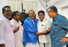 വി ഡി സതീശന് അഭിവാദ്യങ്ങൾ; ജനാഭിലാഷം ഉയർത്തിപ്പിടിക്കാൻ കഴിയട്ടെയെന്ന് ആശംസിക്കുന്നു: റസാഖ് പാലേരി
