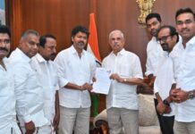 സർക്കാർ രൂപീകരിക്കാനൊരുങ്ങി വിജയ്