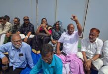 സ്കൂൾ ബസുകൾക്ക് പോലും കടന്നുപോകാനാവാത്തവിധം റോഡ് തകർത്തു; കെ-സ്പേസ് ഓഫീസ് ജനങ്ങൾ ഉപരോധിച്ചു