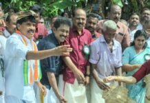 “ചെളിപ്പാടത്ത് ആവേശം വിതച്ച് ‘പുനർജ്ജനി’; പള്ളിപ്പുറത്ത് വിത്തുവിതച്ച് കൃഷിമന്ത്രിയും നടൻ പ്രേംകുമാറും!”