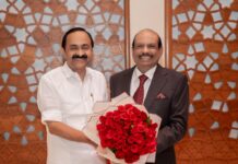 മുഖ്യമന്ത്രി വി.ഡി. സതീശനെ അഭിനന്ദിച്ച് എം.എ. യൂസഫലി